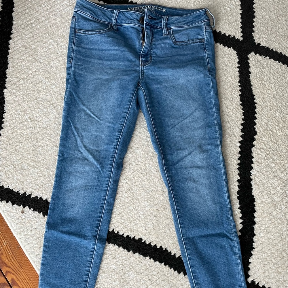 Size 8 American Eagle skinny jeans